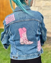 Load image into Gallery viewer, Cowgirl Vintage Levis Denim Jacket
