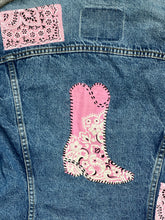 Load image into Gallery viewer, Cowgirl Vintage Levis Denim Jacket
