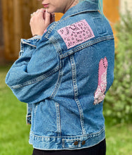 Load image into Gallery viewer, Cowgirl Vintage Levis Denim Jacket
