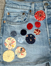 Load image into Gallery viewer, YoYo Venice Beach Vintage Levis Denim Shorts
