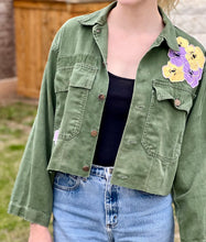 Load image into Gallery viewer, Flower Garden Cropped Vintage Military Fatigue Jacket
