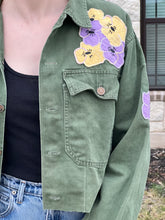 Load image into Gallery viewer, Flower Garden Cropped Vintage Military Fatigue Jacket
