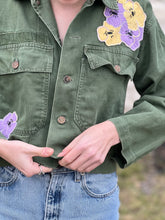 Load image into Gallery viewer, Flower Garden Cropped Vintage Military Fatigue Jacket
