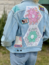 Load image into Gallery viewer, Light Wash Quilt Patched Vintage Lee Denim Jacket
