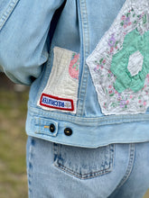 Load image into Gallery viewer, Light Wash Quilt Patched Vintage Lee Denim Jacket
