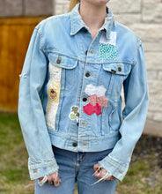 Load image into Gallery viewer, Light Wash Quilt Patched Vintage Lee Denim Jacket
