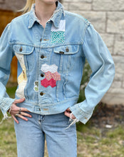 Load image into Gallery viewer, Light Wash Quilt Patched Vintage Lee Denim Jacket
