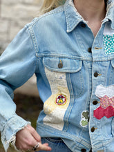 Load image into Gallery viewer, Light Wash Quilt Patched Vintage Lee Denim Jacket
