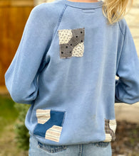 Load image into Gallery viewer, Bow Quilt Patched Vintage Sweatshirt
